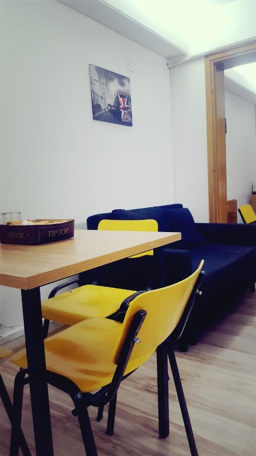 Sleep Inn Hostel Bukares Bagian luar foto