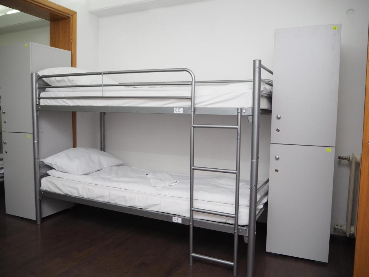 Sleep Inn Hostel Bukares Bagian luar foto